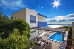 Villa Blue with pool and sea view